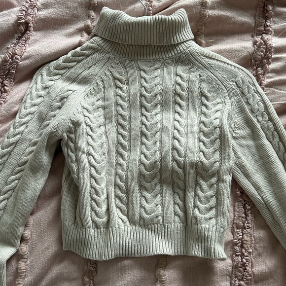 Aritzia cropped sweater - Picture 4 of 4